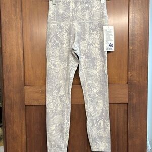 NWT Lululemon leggings size 6